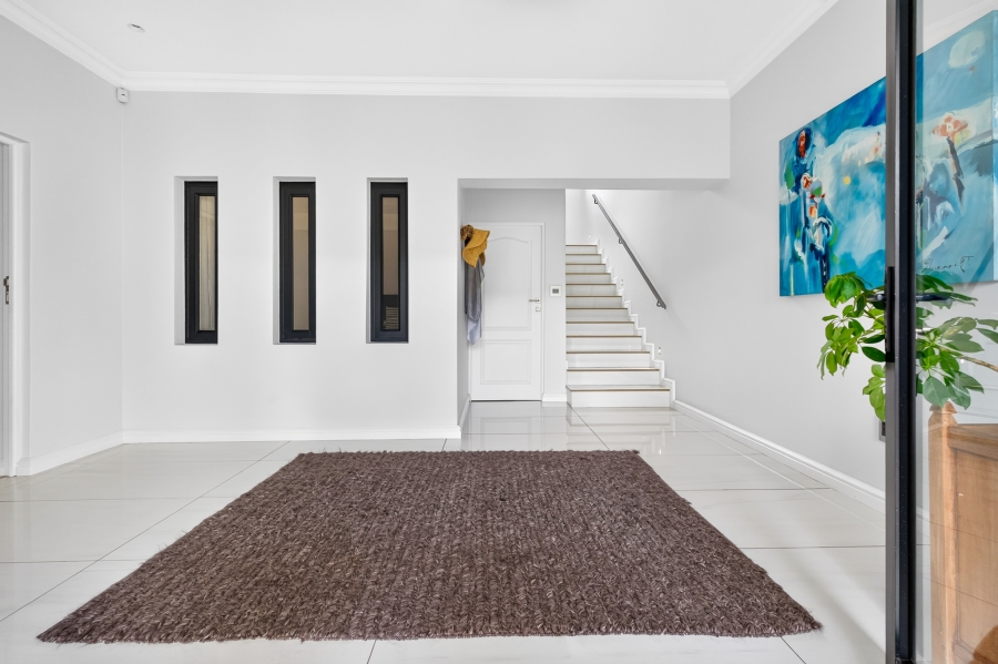 To Let 4 Bedroom Property for Rent in Camps Bay Western Cape